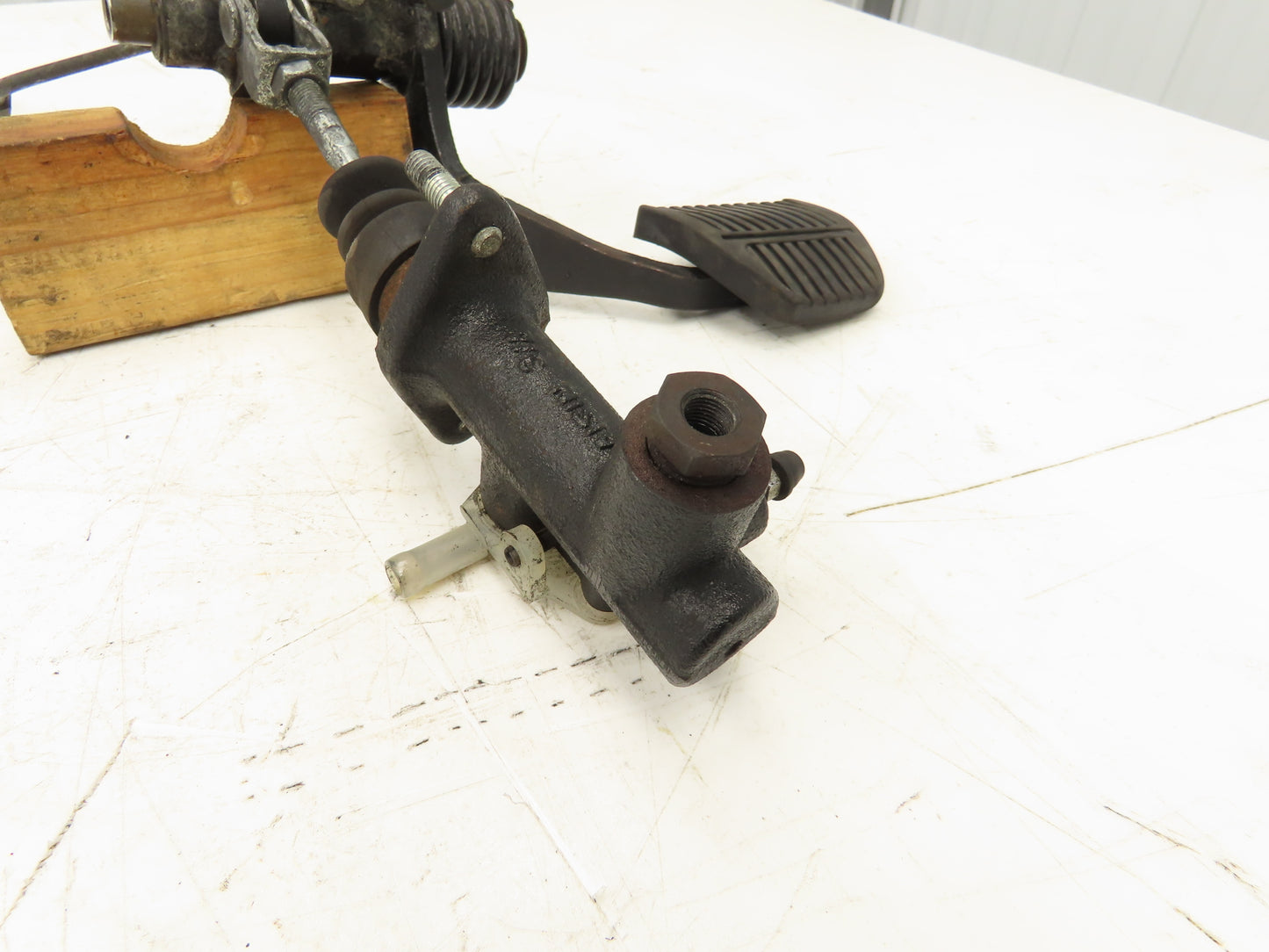 Toyota Electric Forklift Brake Pedal Master Cylinder Assembly From 8FBE15U