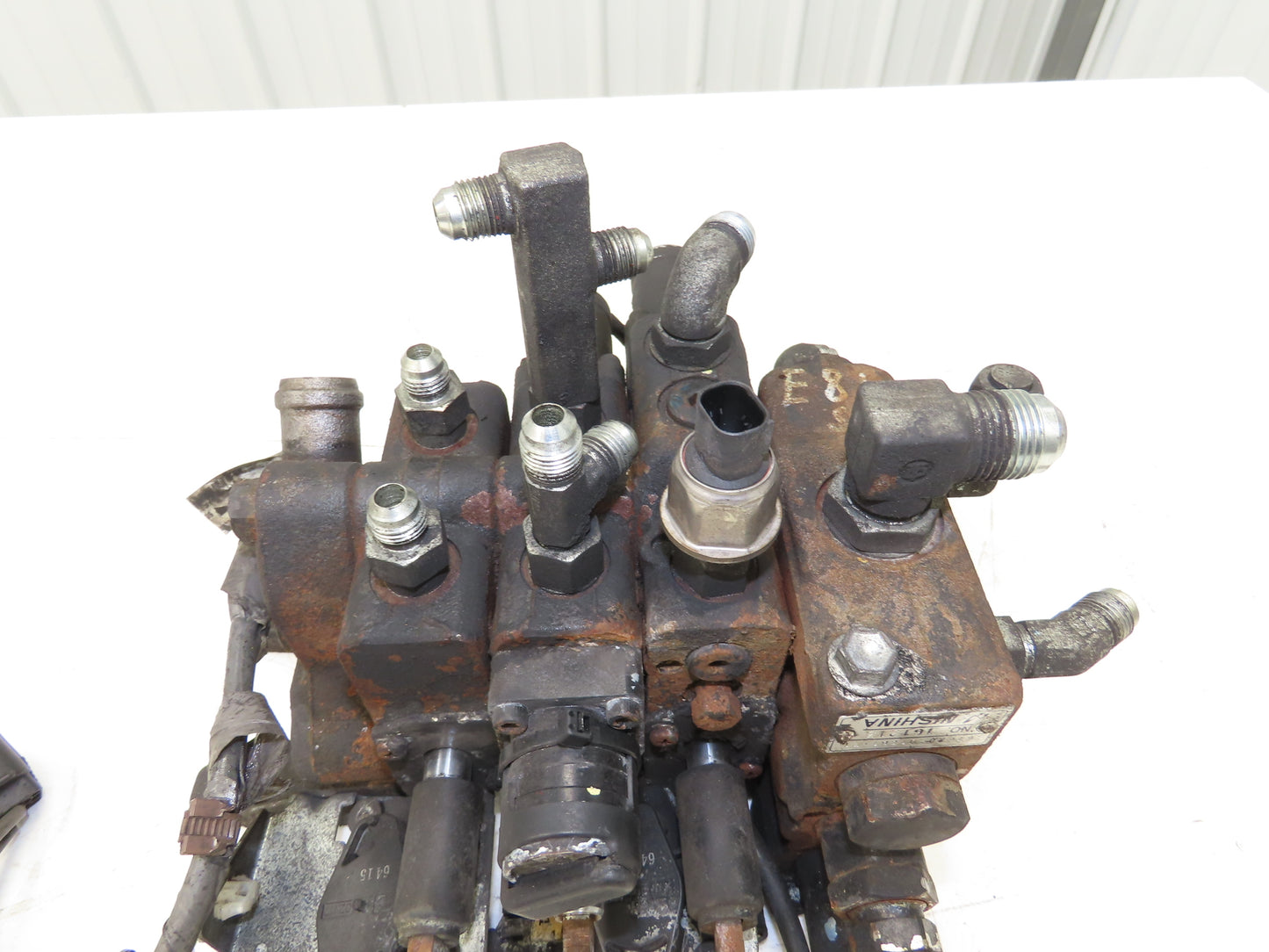 Toyota 67620-U1361-71 Hydraulic 3-Spool Forklift Mast Control Valve From 8FBE15U