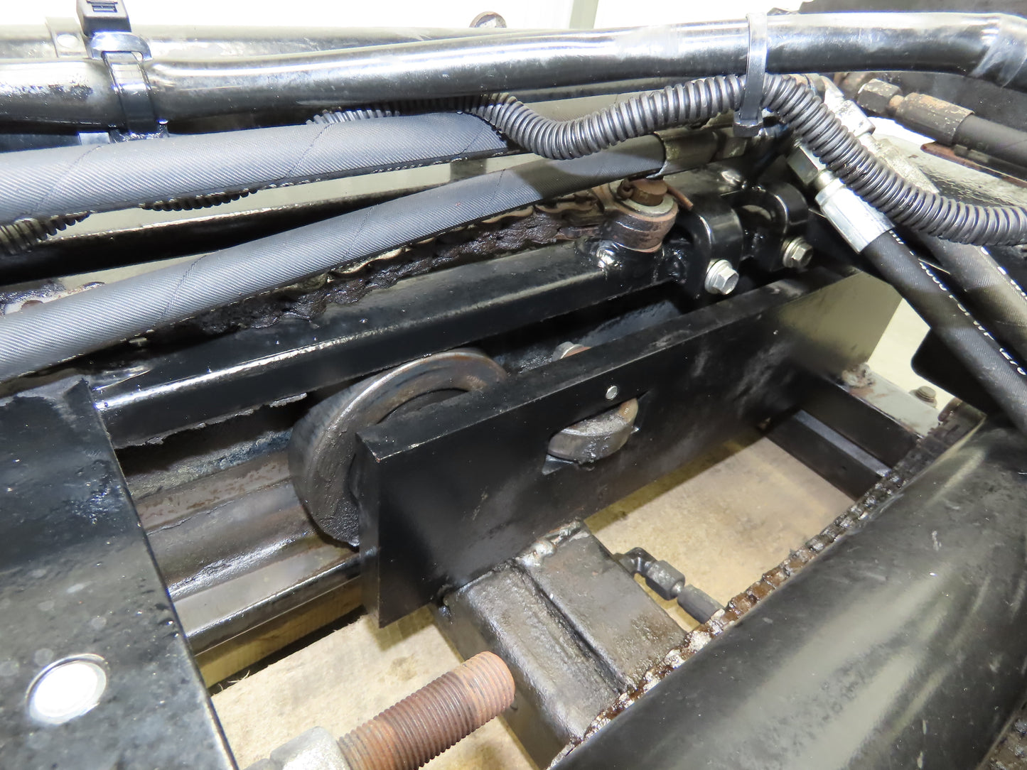 Toyota 8FBE15U Forklift Mast 189" 3-Stage Tilt Class II 2500lbs Capacity