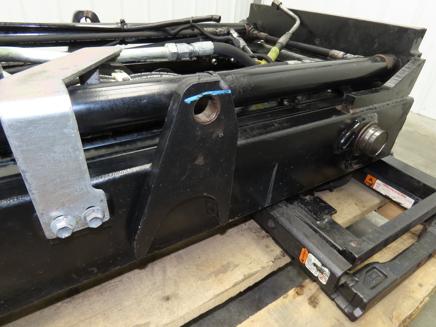 Toyota 8FBE15U Forklift Mast 189" 3-Stage Tilt Class II 2500lbs Capacity