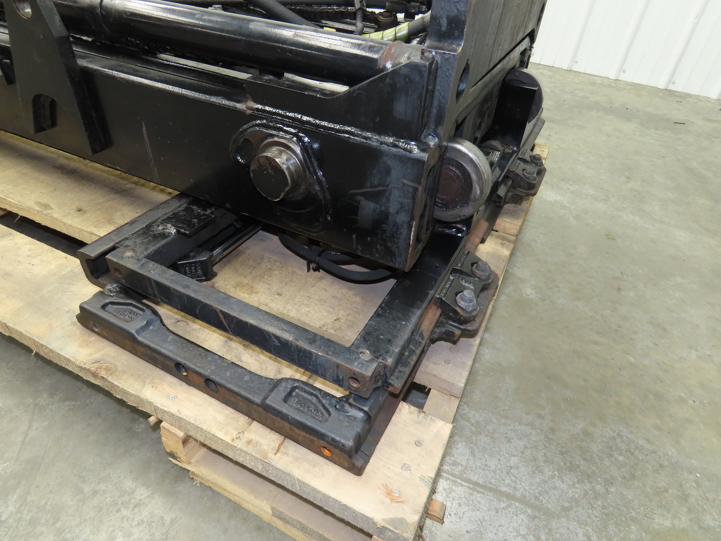 Toyota 8FBE15U Forklift Mast 189" 3-Stage Tilt Class II 2500lbs Capacity