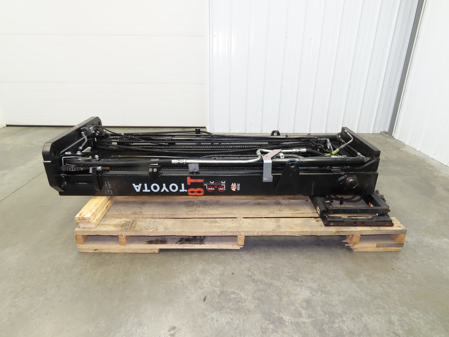 Toyota 8FBE15U Forklift Mast 189" 3-Stage Tilt Class II 2500lbs Capacity