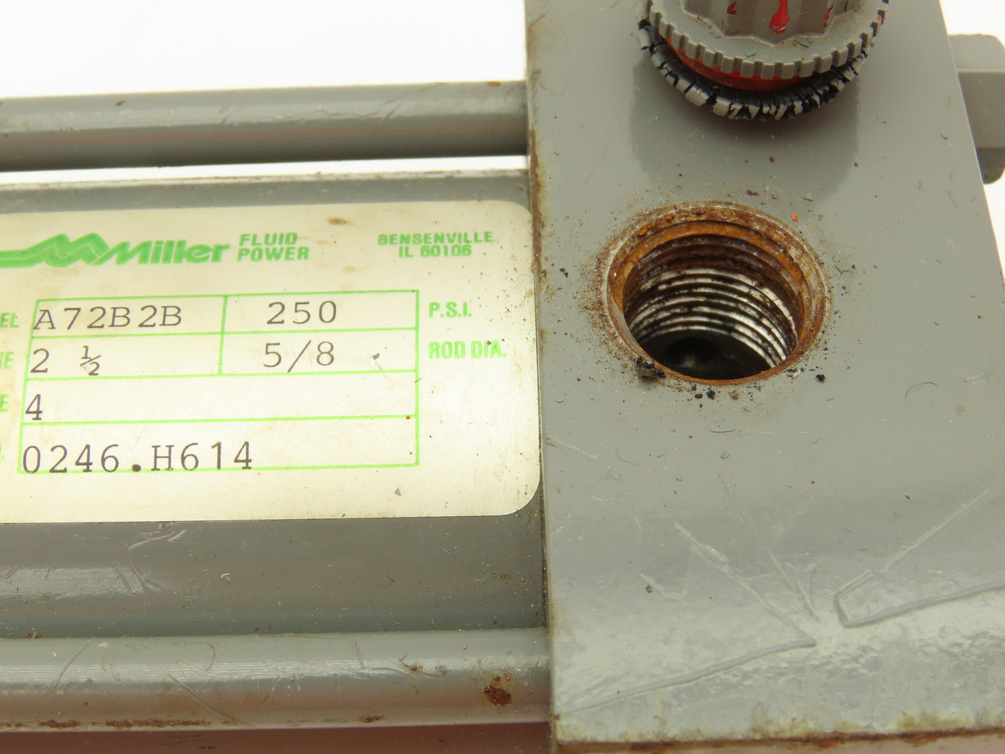 Miller Fluid Power A72B2B Pneumatic Cylinder 2-1/2" Bore 4" Stroke 250PSI