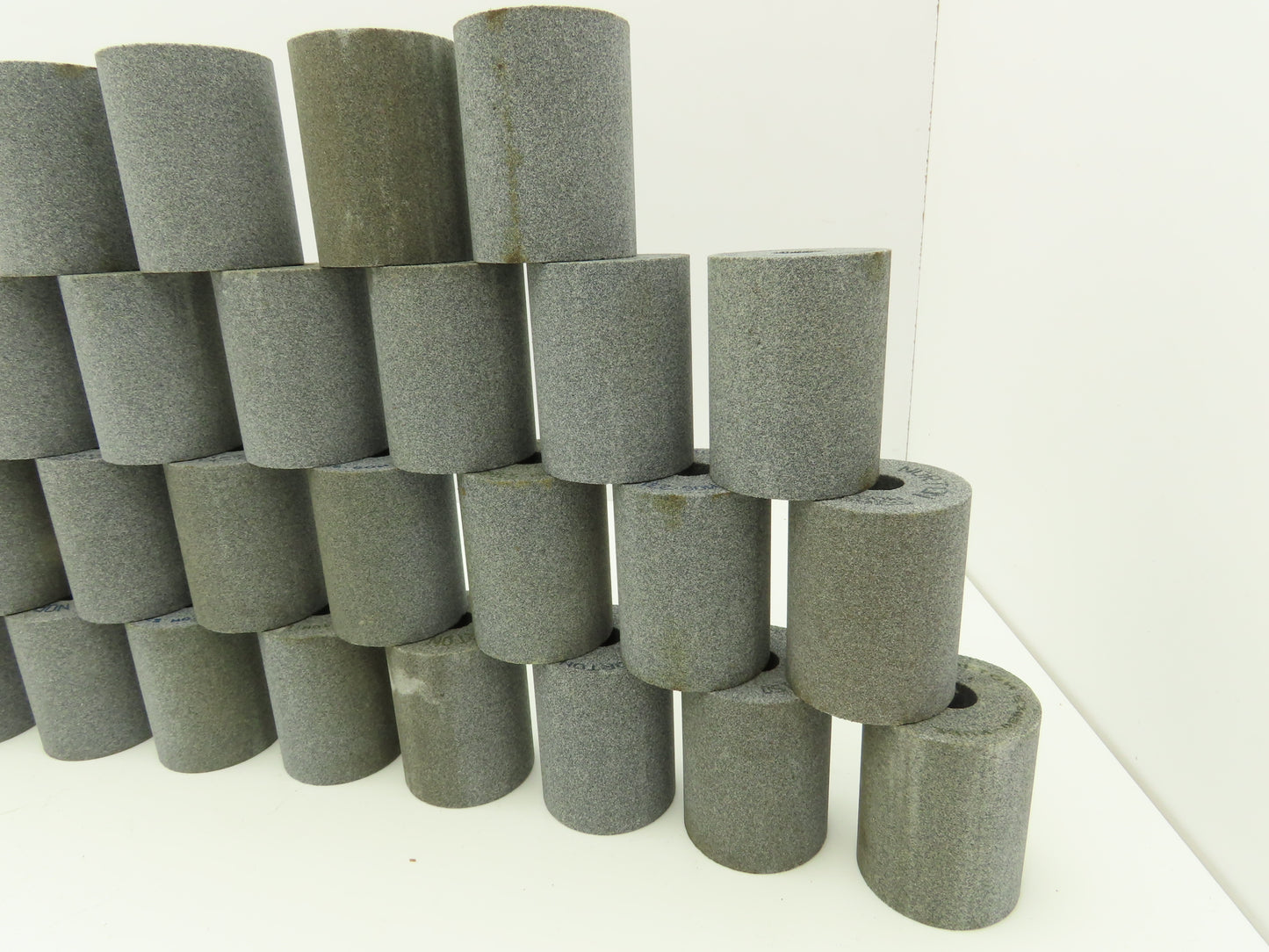 Norton 53A80-KVBE Grinding Wheel Alundum 2-3/4"W x 2"OD x 5/8"ID Lot of 28