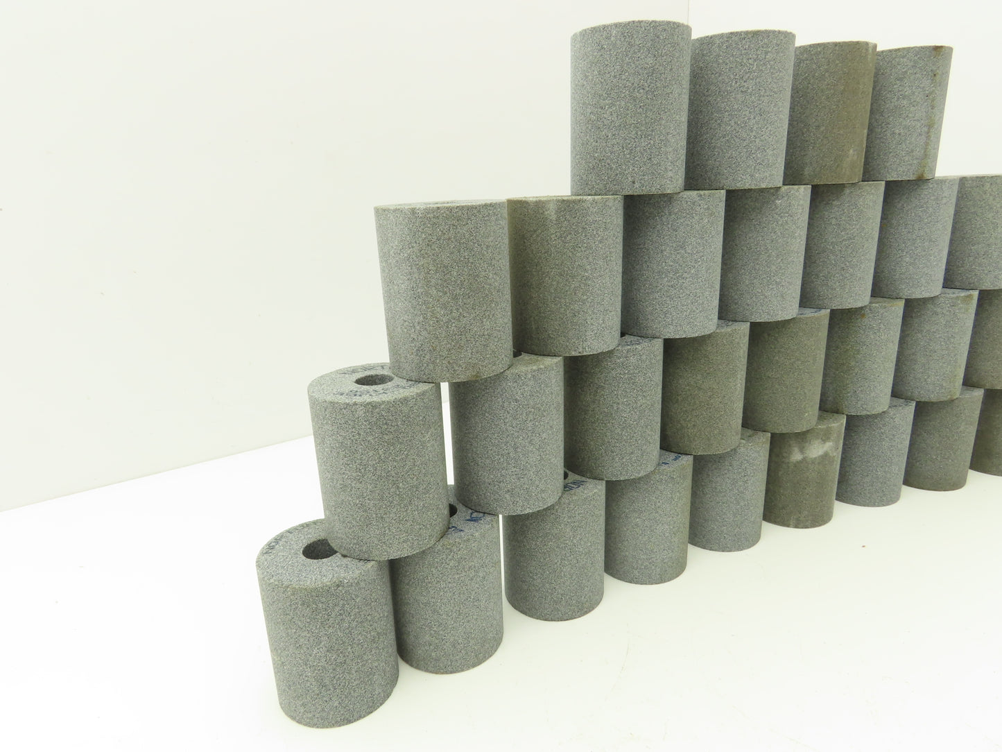 Norton 53A80-KVBE Grinding Wheel Alundum 2-3/4"W x 2"OD x 5/8"ID Lot of 28