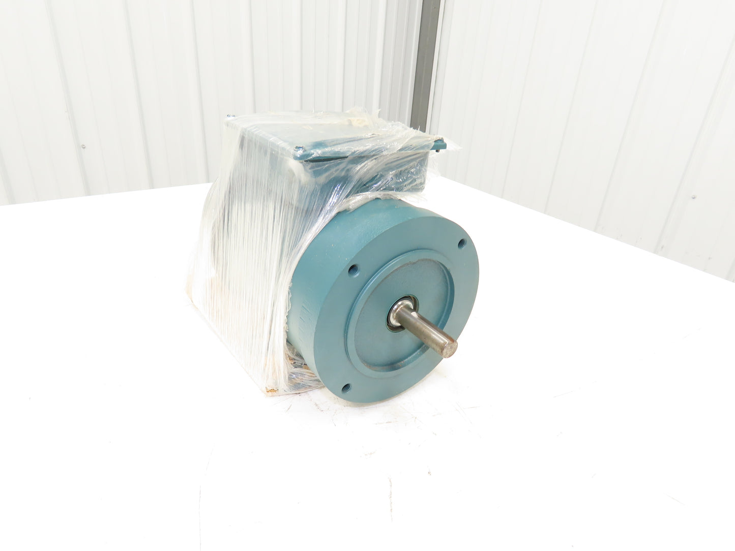 Reliance Electric P56H5424 AC Motor 1/2 HP 1140 RPM 230/460V 3Ph TE FB56C
