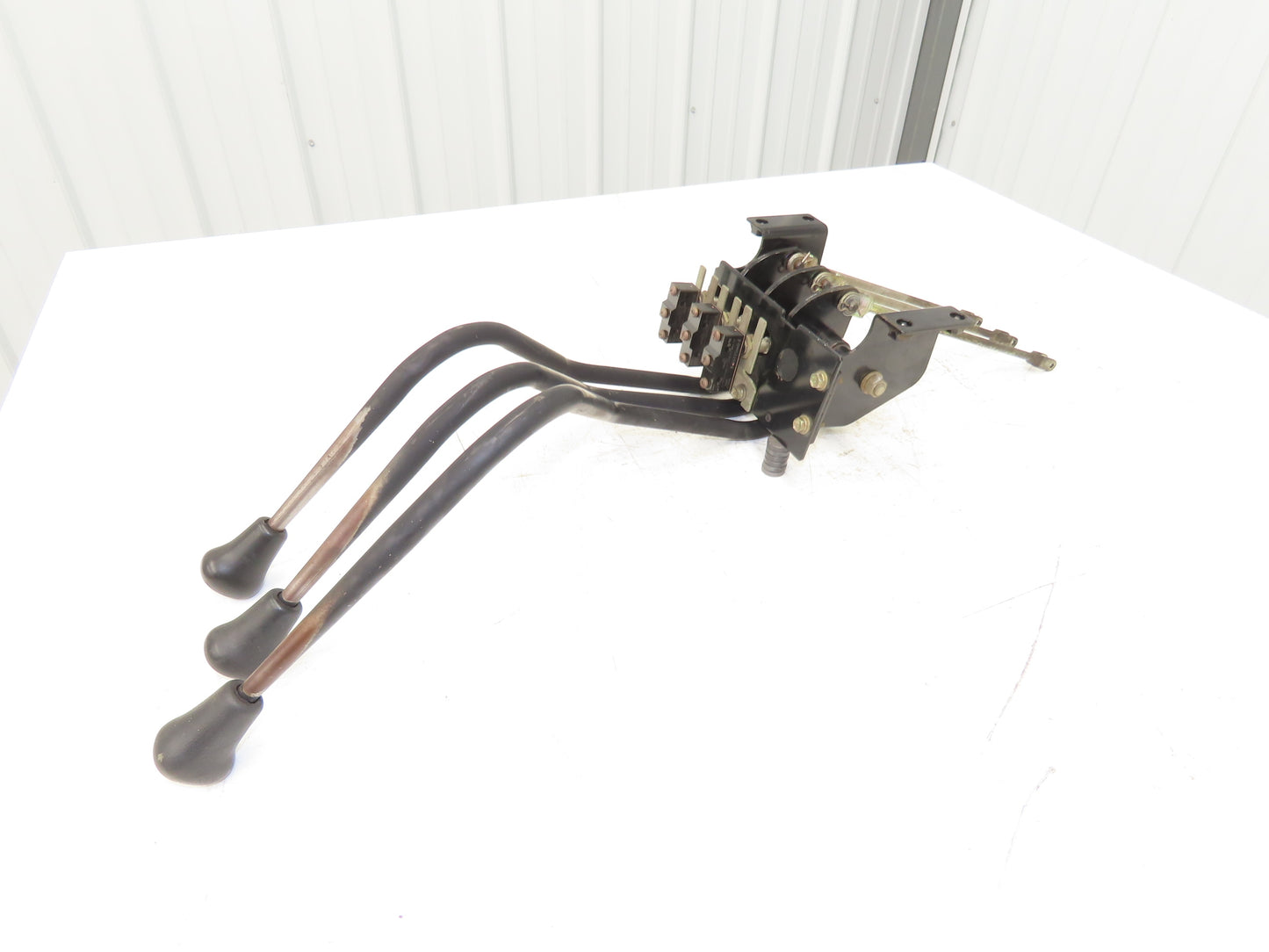 Toyota Electric Forklift Three Lever Control With Lift Tilt Shift From 5FBE15