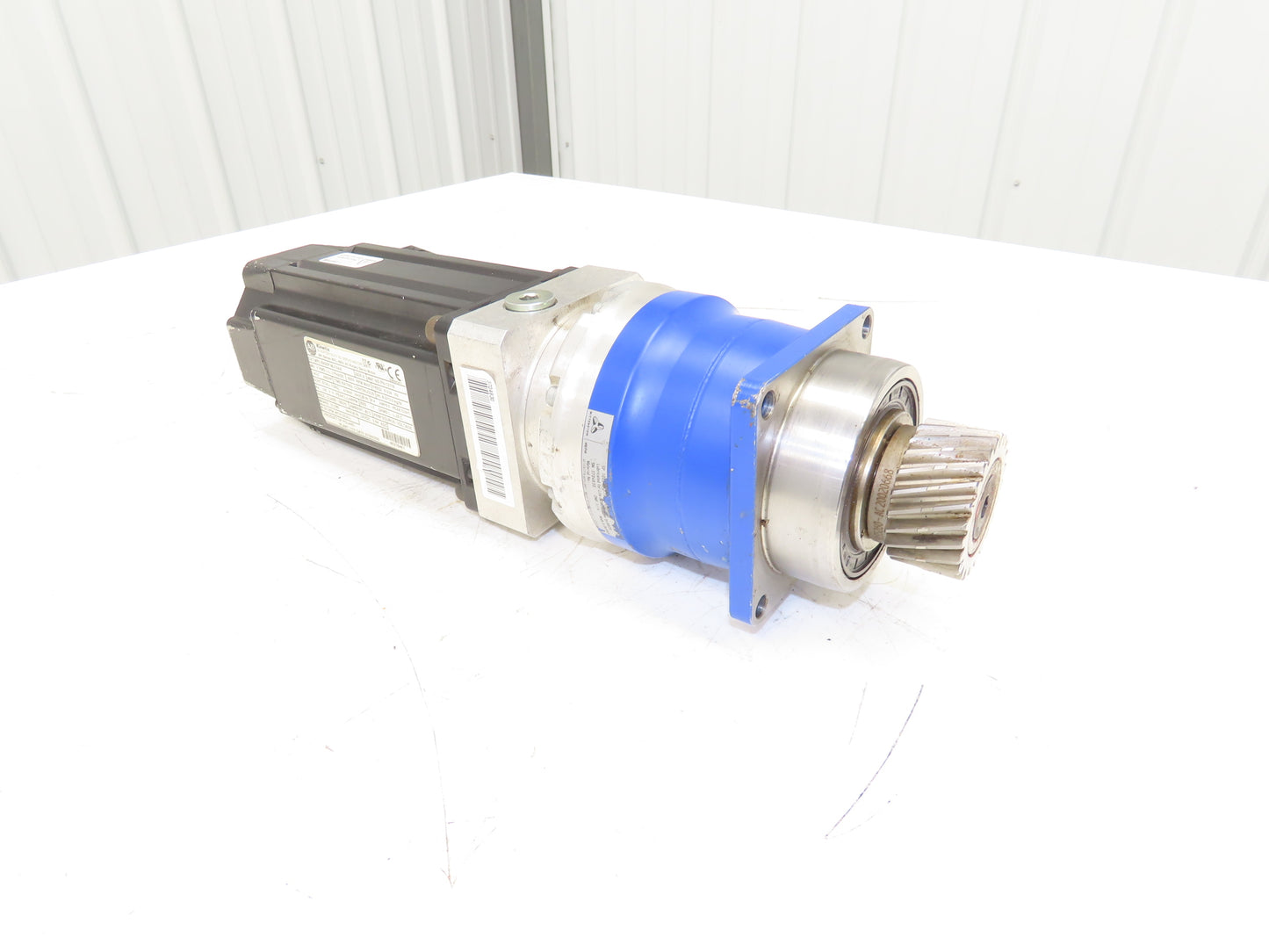 Allen Bradley Kinetix AC Servo Gearmotor 70:1 Reducer 2.5Hp 71 RPM 460V 3Ph