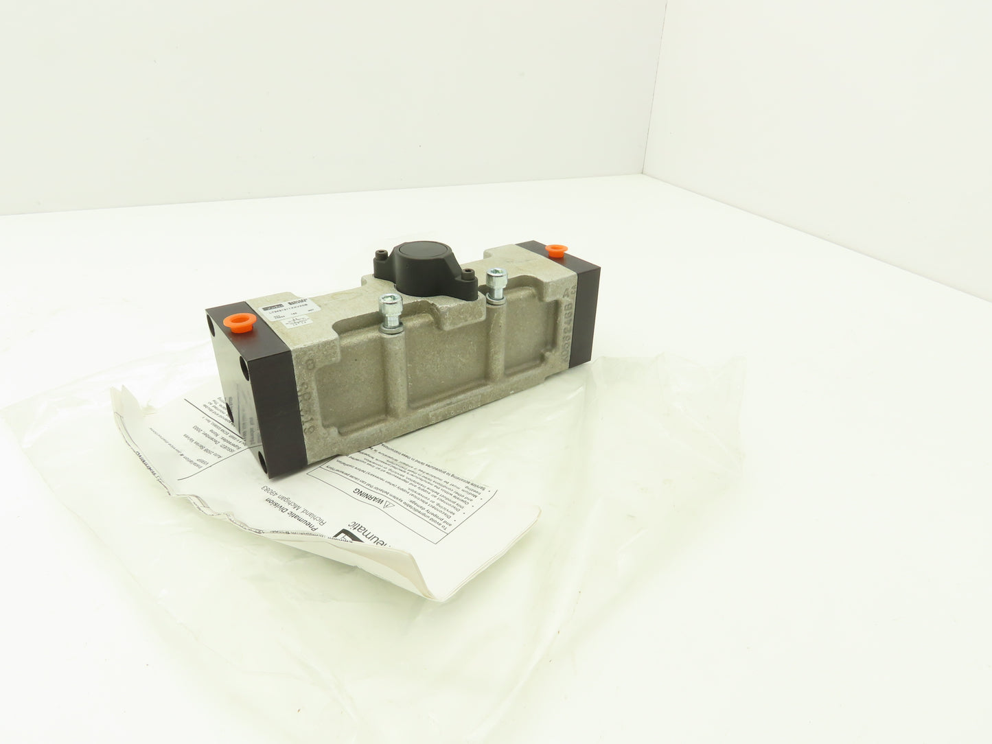 Parker L72431211XXVX0B Pneumatic Directional Solenoid Valve Auto 250B Series