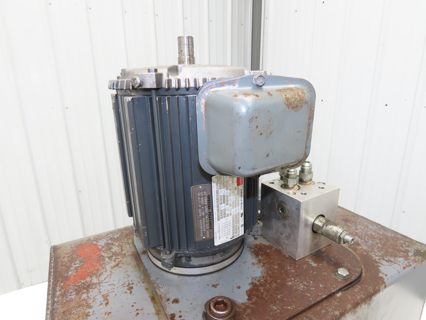 Haldex 6W635 Hydraulic Power Unit 15 Gal Tank 2.5gpm 3000psi 5Hp 230/460V 3PH