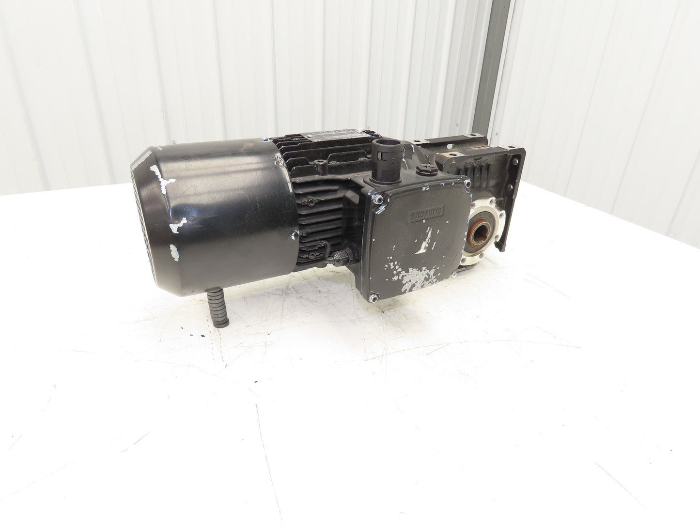 Siemens 1LE10010DB390KA4Z AC Gearmotor 80:1 Reducer 22RPM 0.75kW 480V 3Ph