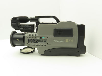 Panasonic AG-455 Camcorder Movie Camera S-VHS Reporter W/Hard Case Powered Up