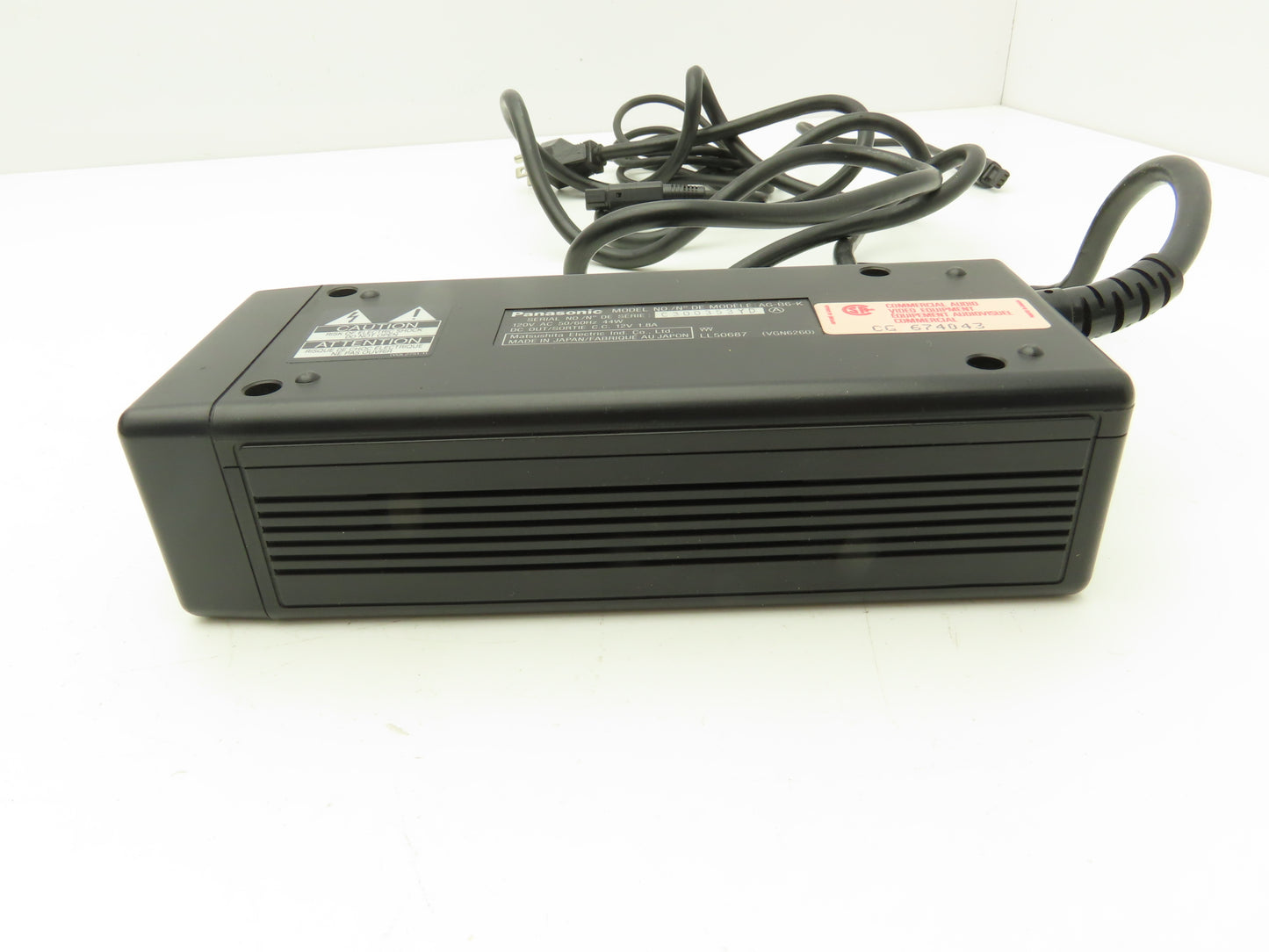 Panasonic AG-455 Camcorder Movie Camera S-VHS Reporter W/Hard Case Powered Up