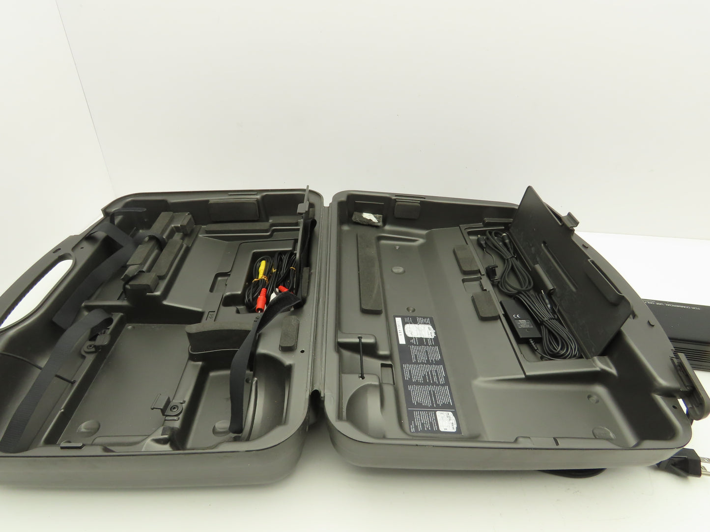 Panasonic AG-455 Camcorder Movie Camera S-VHS Reporter W/Hard Case Powered Up