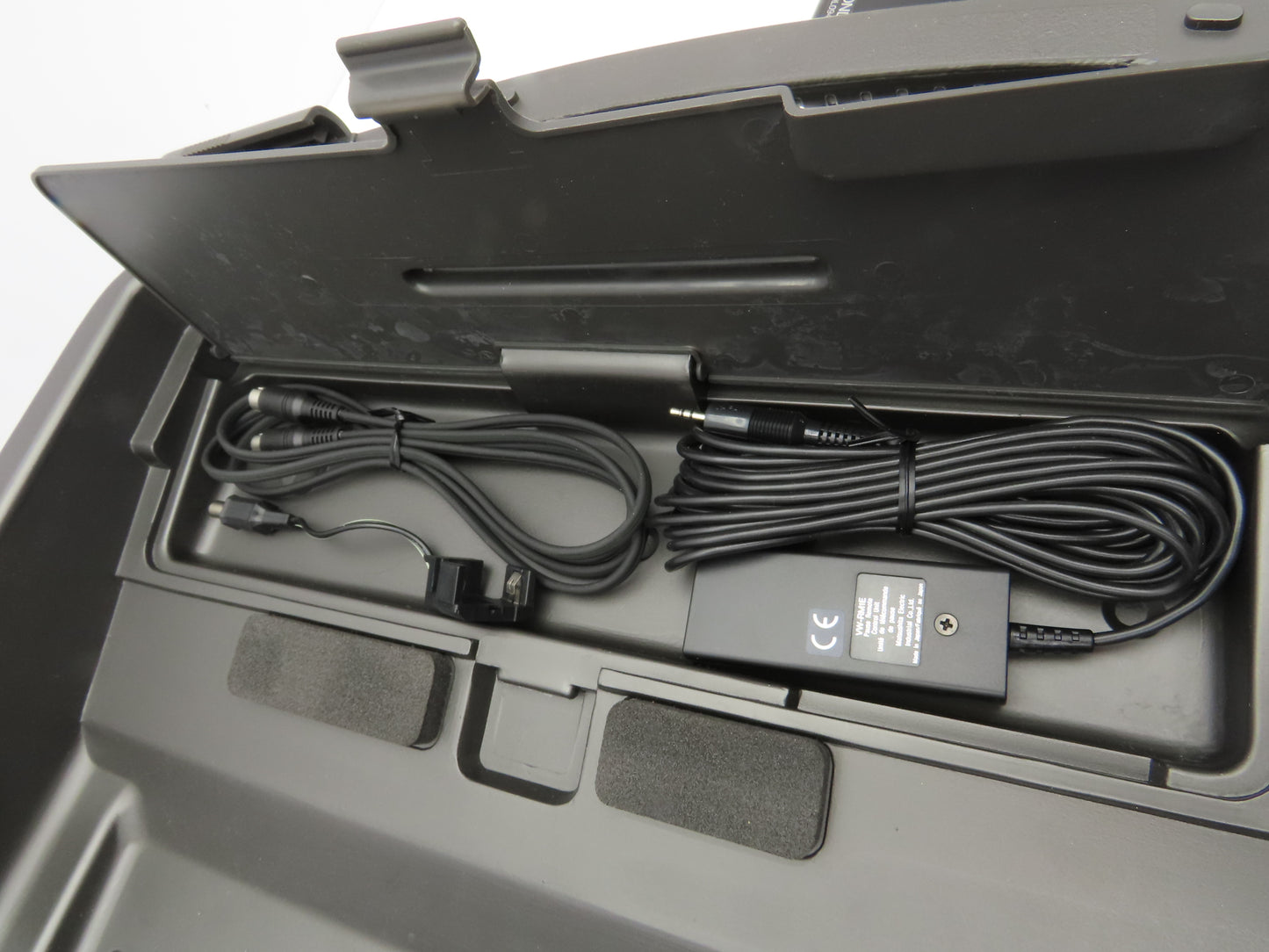 Panasonic AG-455 Camcorder Movie Camera S-VHS Reporter W/Hard Case Powered Up