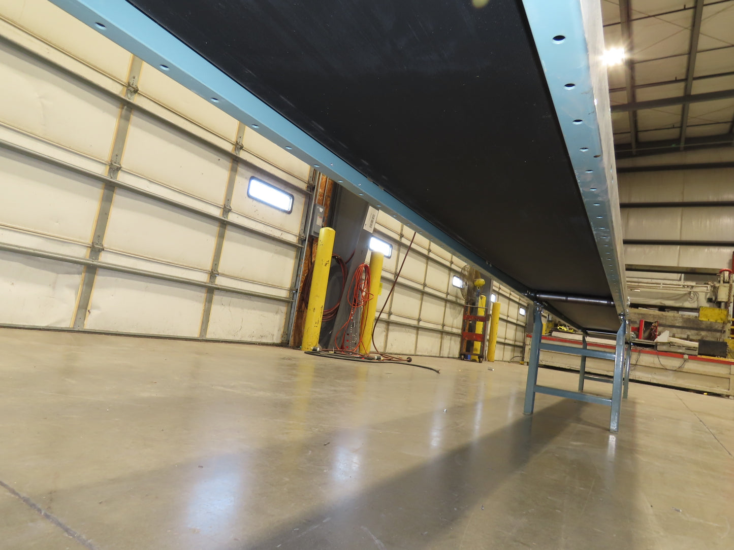 Hytrol 18"x 50' Slider Bed Conveyor 15.5" Belt 1Hp 3PH Center Drive 50FPM