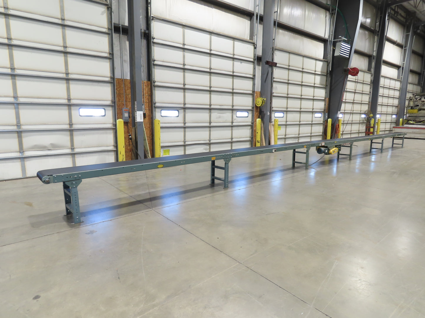 Hytrol 18"x 50' Slider Bed Conveyor 15.5" Belt 1Hp 3PH Center Drive 50FPM