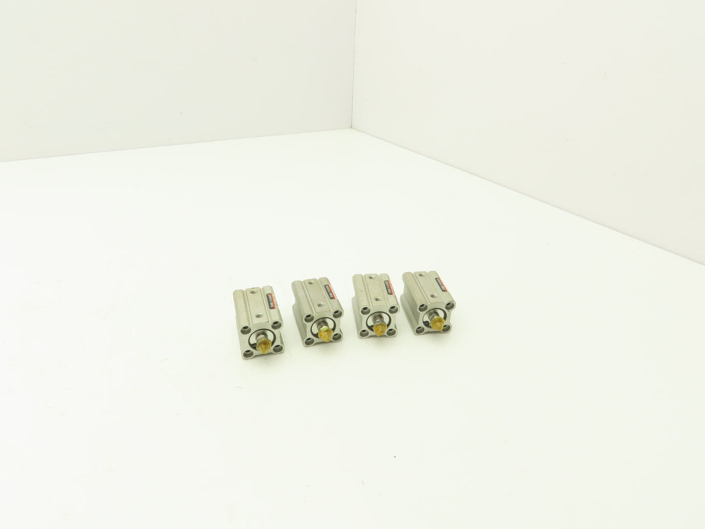 SMC NCQ2B16-25DM Pneumatic Cylinder 16mm Bore 25mm Stroke Lot of 4