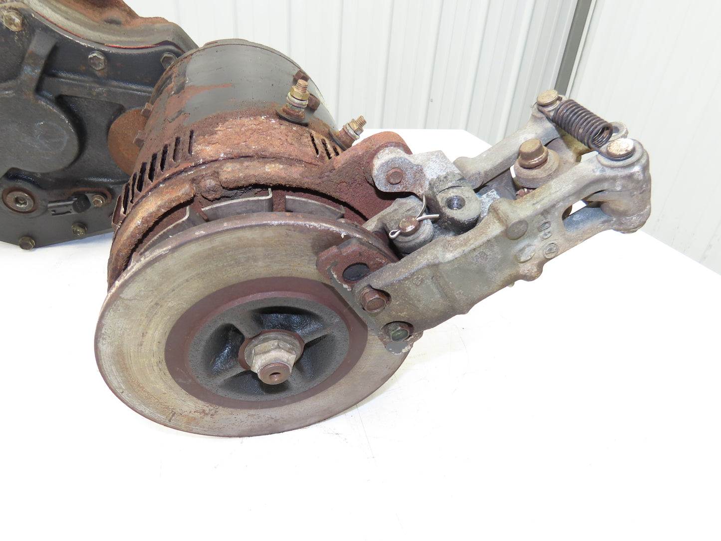 Toyota 14120-12181-71 Forklift Left Front Drive Axle & Motor 5-Lug Off 5FBE15