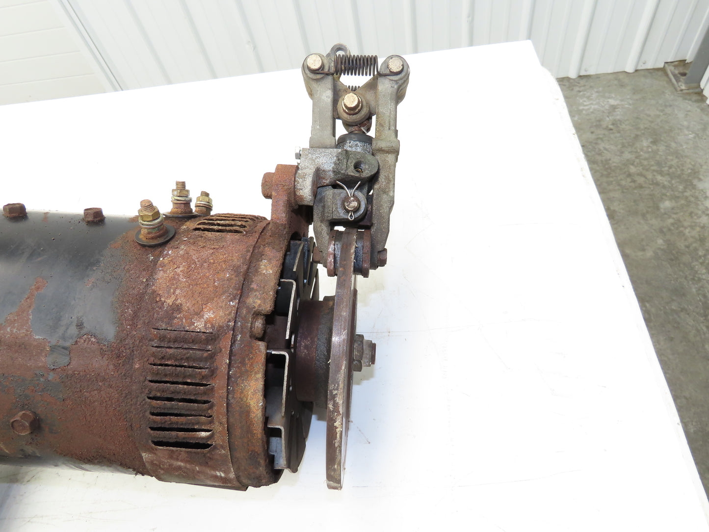 Toyota 14120-12181-71 Forklift Left Front Drive Axle & Motor 5-Lug Off 5FBE15