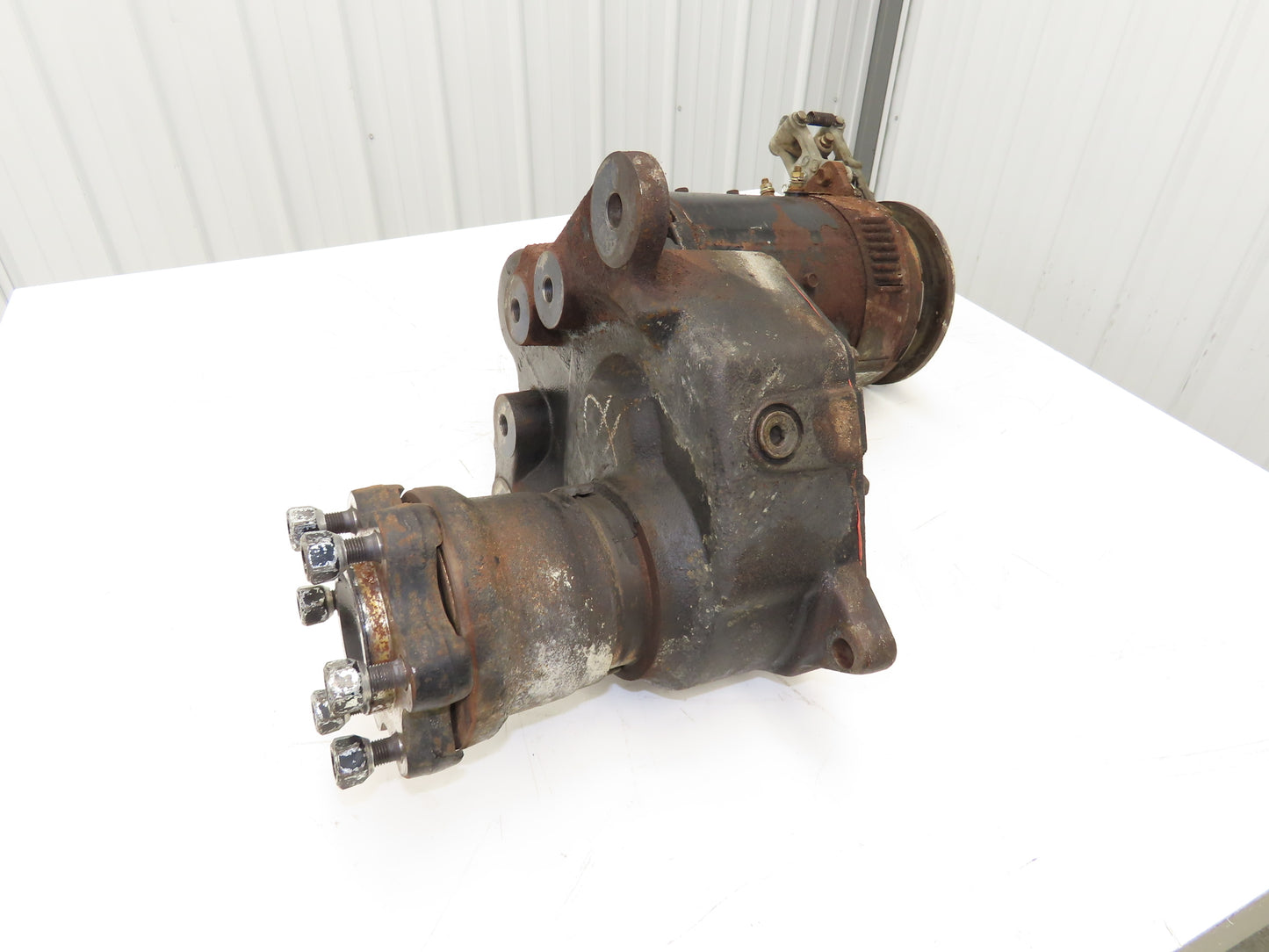 Toyota 14120-12181-71 Forklift Left Front Drive Axle & Motor 5-Lug Off 5FBE15