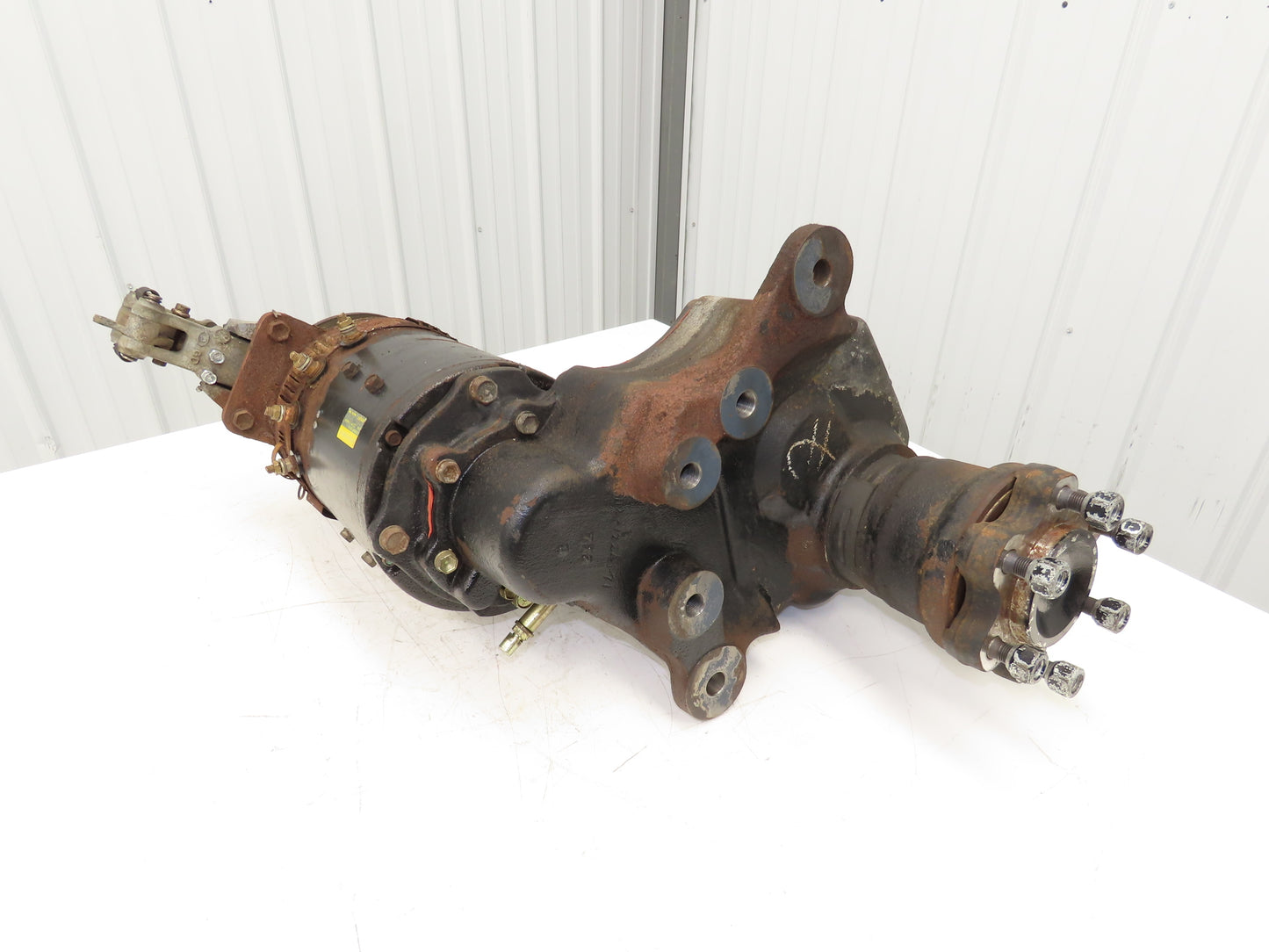 Toyota 14120-12181-71 Forklift Left Front Drive Axle & Motor 5-Lug Off 5FBE15