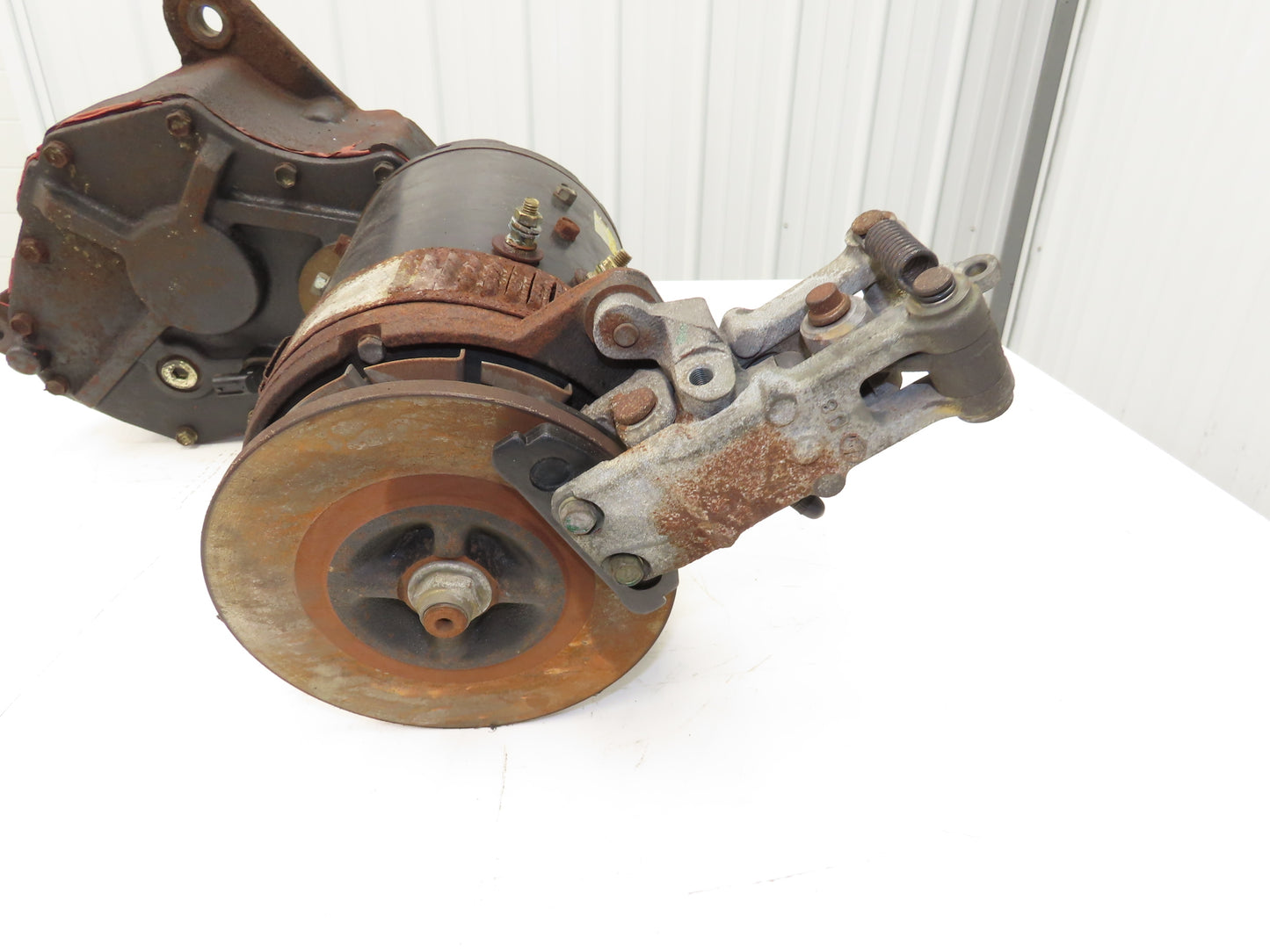 Toyota 14120-12181-71 Forklift Left Front Drive Axle & Motor 5-Lug Off 5FBE15