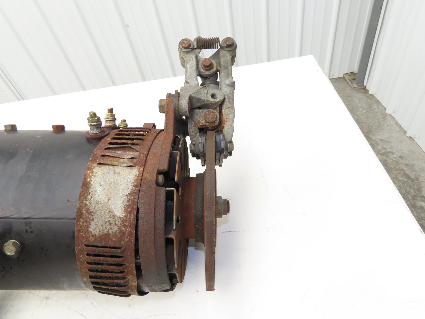 Toyota 14120-12181-71 Forklift Left Front Drive Axle & Motor 5-Lug Off 5FBE15