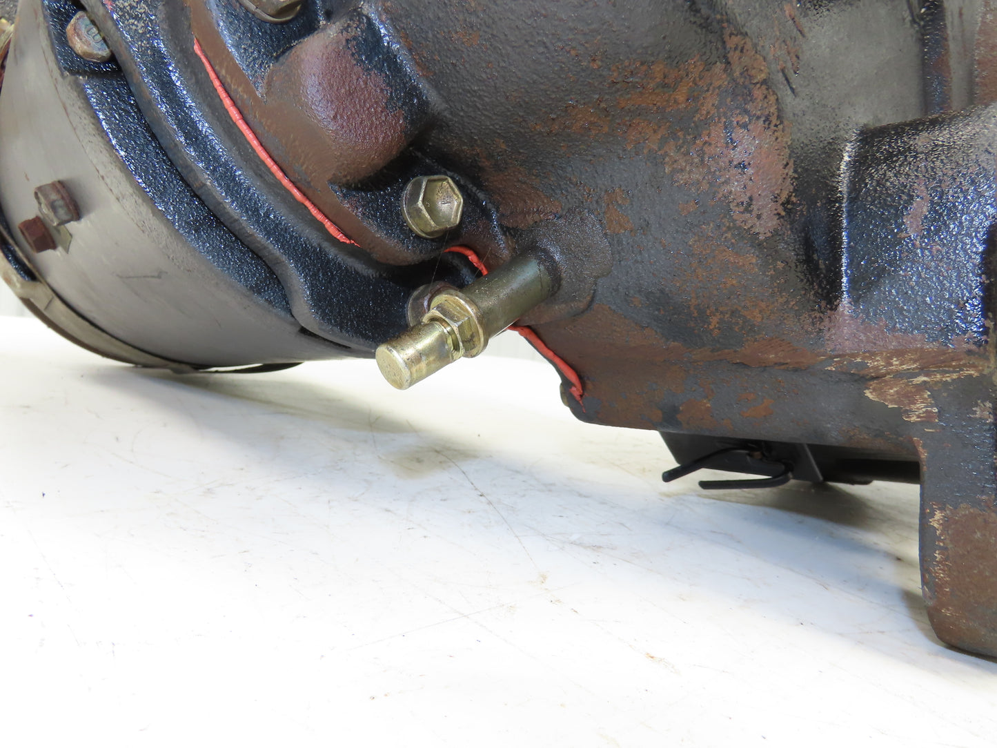 Toyota 14120-12181-71 Forklift Left Front Drive Axle & Motor 5-Lug Off 5FBE15