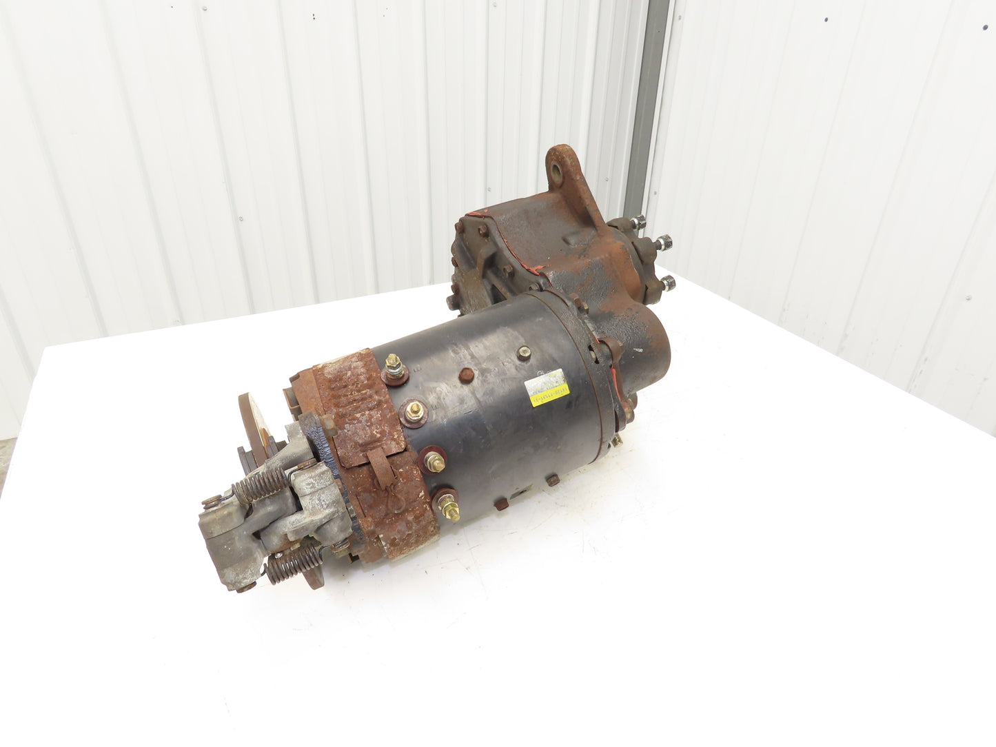 Toyota 14120-12181-71 Forklift Left Front Drive Axle & Motor 5-Lug Off 5FBE15