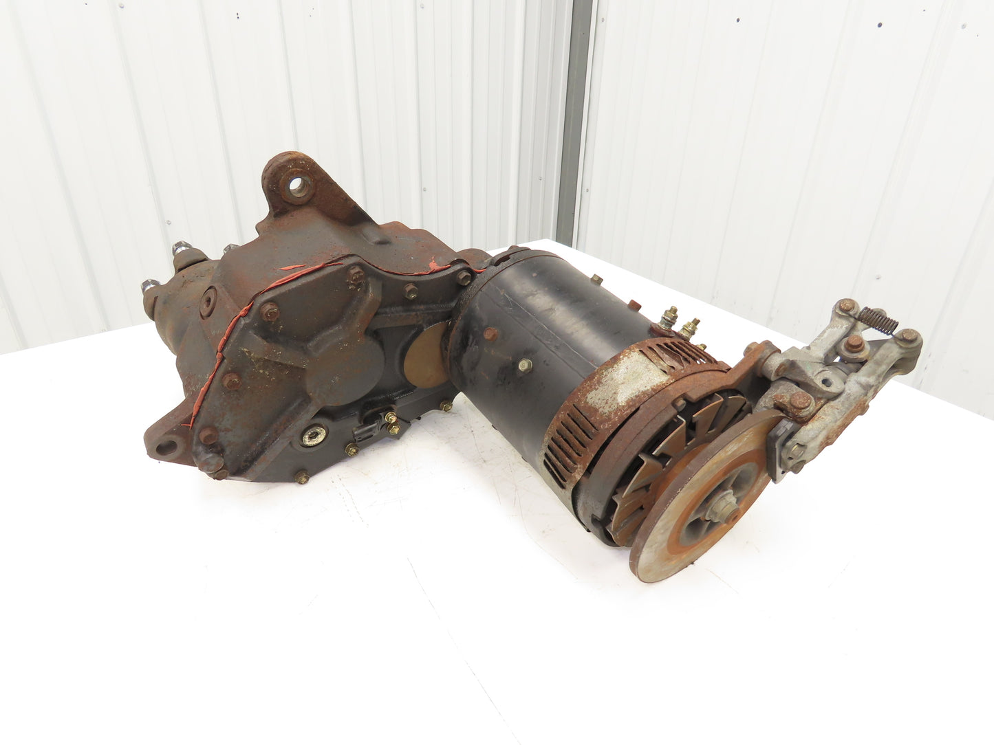 Toyota 14120-12181-71 Forklift Left Front Drive Axle & Motor 5-Lug Off 5FBE15