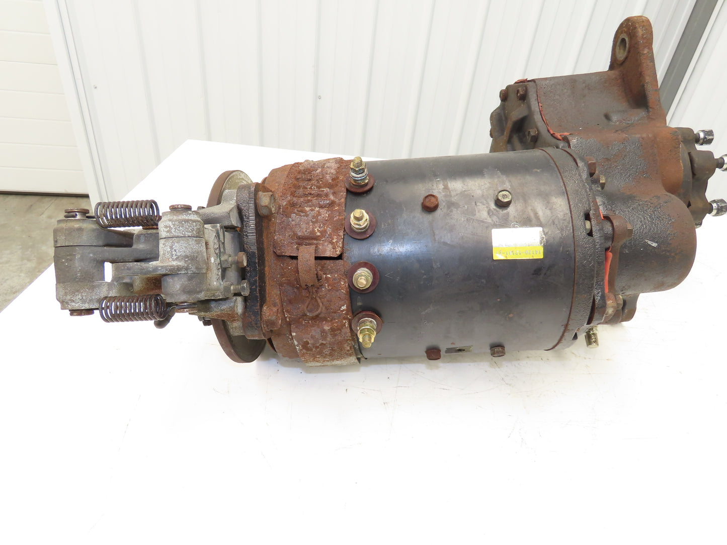 Toyota 14120-12181-71 Forklift Left Front Drive Axle & Motor 5-Lug Off 5FBE15