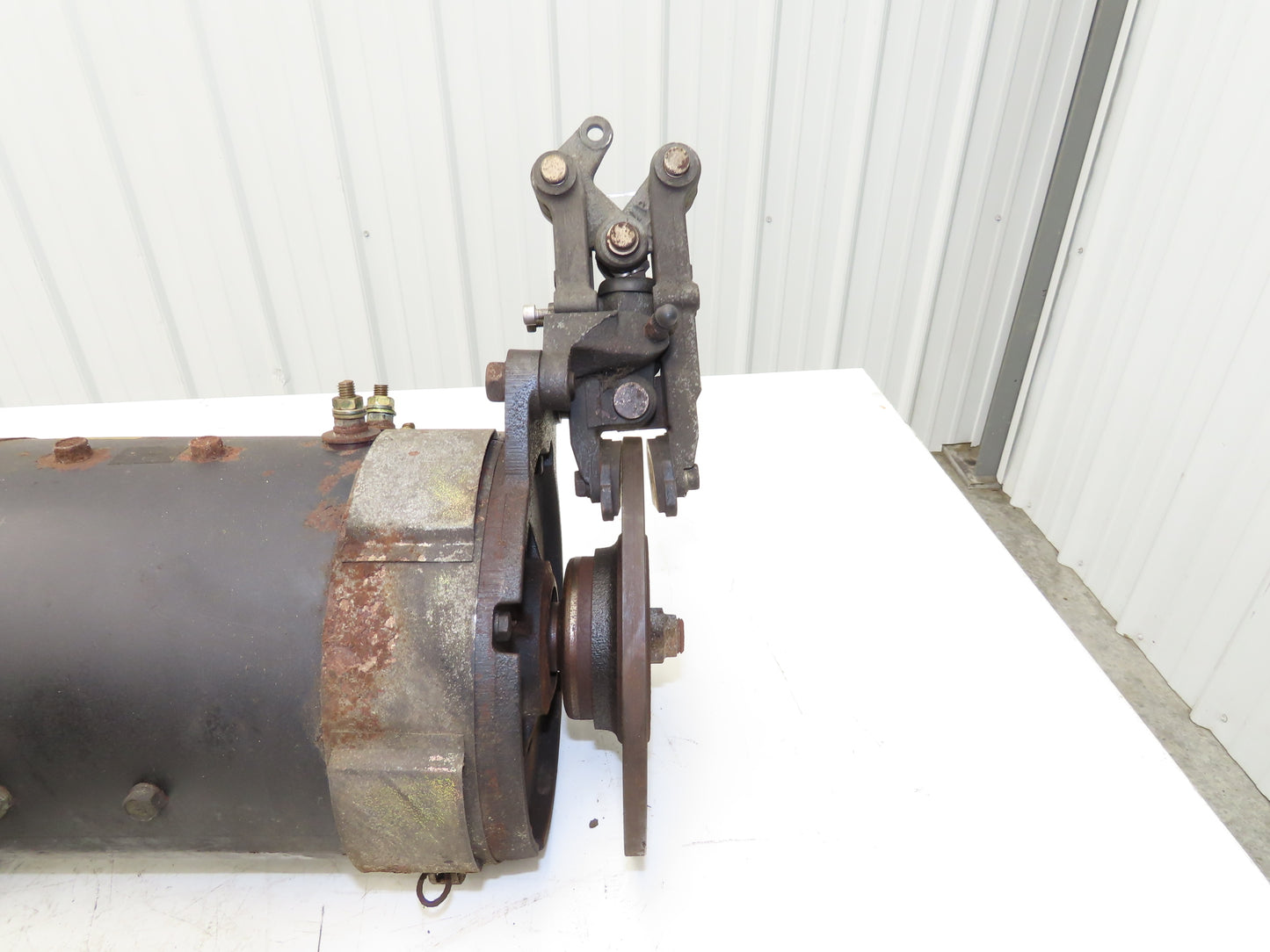 Toyota 14110-12181-71 Forklift Right Front Drive Axle & Motor 5-Lug Off 5FBE15