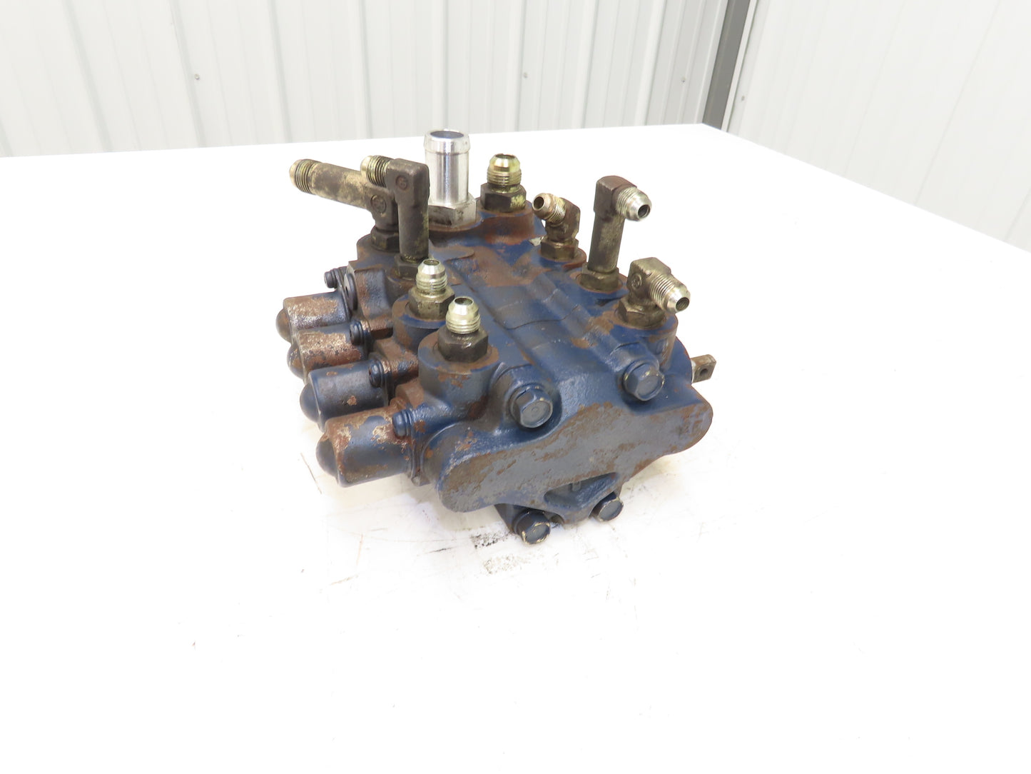 Toyota 67730-15301-71-B Hydraulic 4-Spool Forklift Mast Control Valve Off 5FBE15