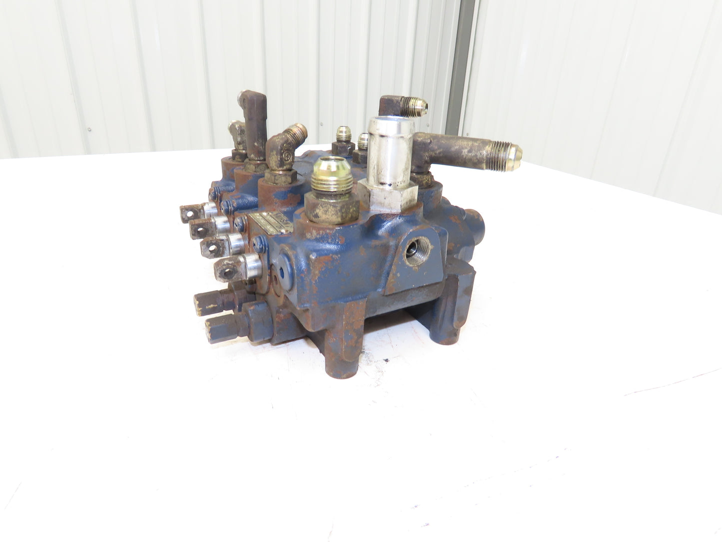 Toyota 67730-15301-71-B Hydraulic 4-Spool Forklift Mast Control Valve Off 5FBE15