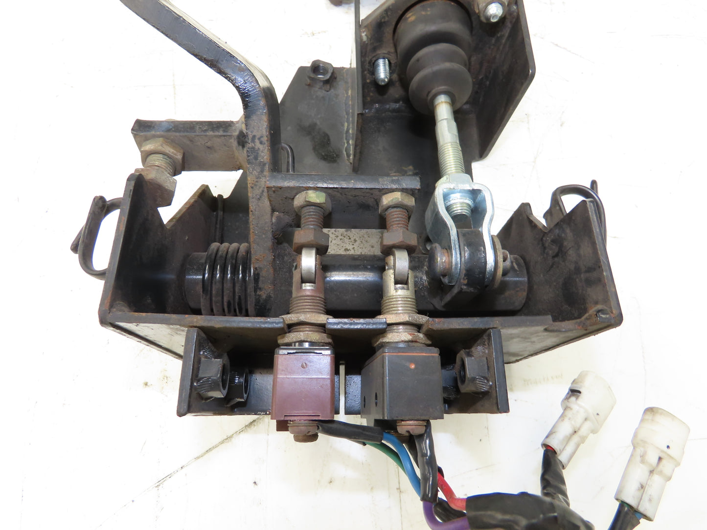 Toyota 5FBE15 Electric Forklift Hydraulic Brake Pedal Master Cylinder Assembly