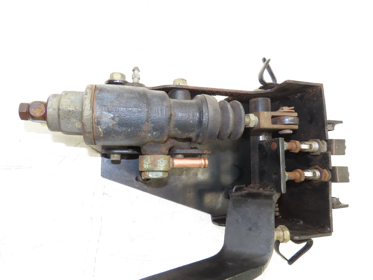 Toyota 5FBE15 Electric Forklift Hydraulic Brake Pedal Master Cylinder Assembly