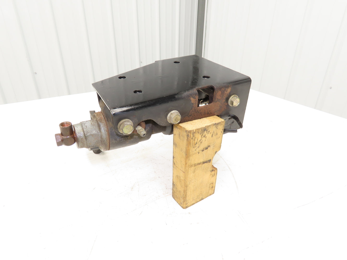 Toyota 5FBE15 Electric Forklift Hydraulic Brake Pedal Master Cylinder Assembly