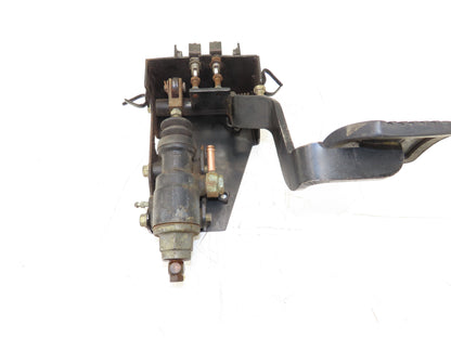 Toyota 5FBE15 Electric Forklift Hydraulic Brake Pedal Master Cylinder Assembly