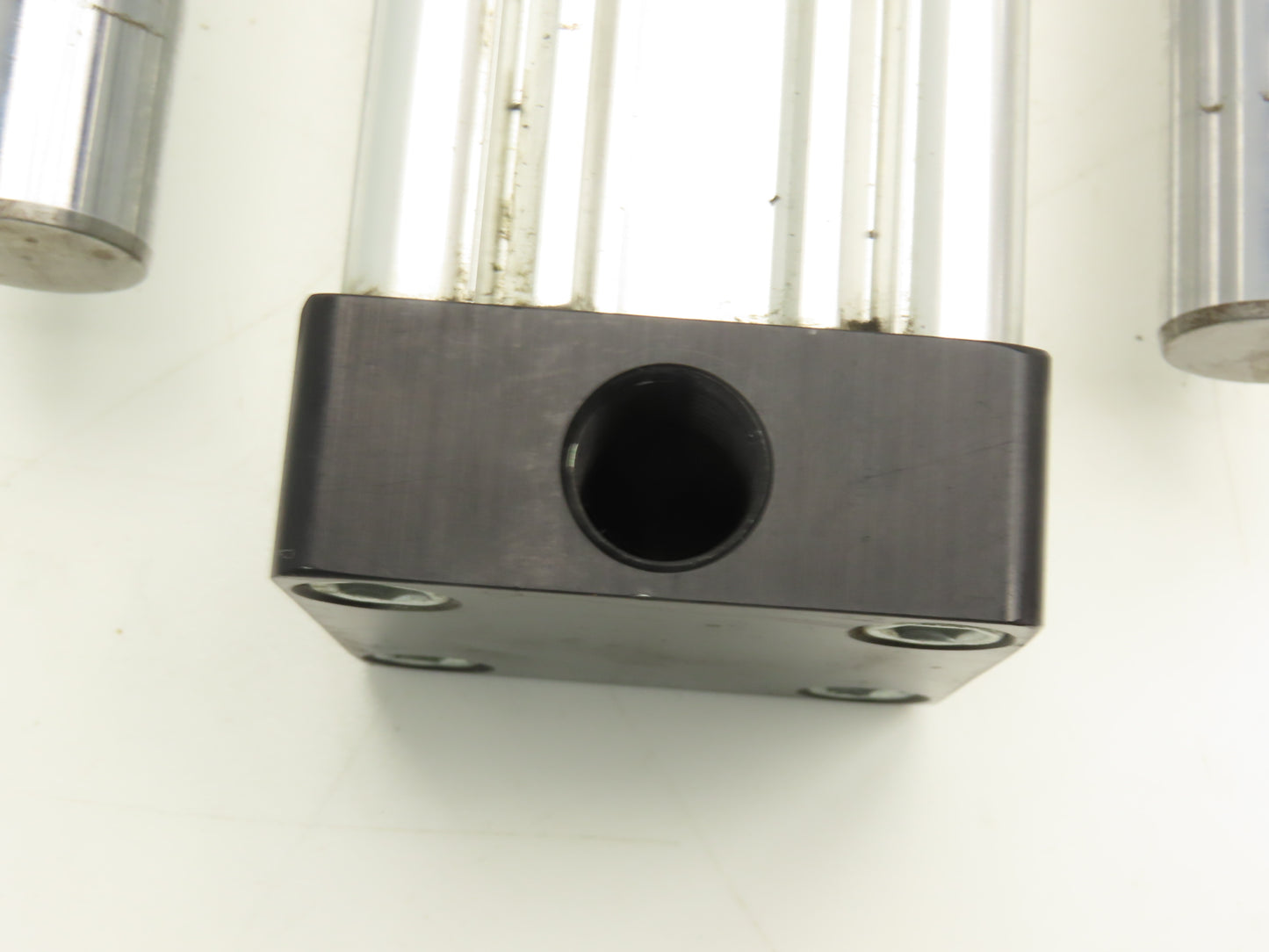 Parker HBR20-24T4A-B Pneumatic Actuator Guided Cylinder Slide 2"x 24" Stroke