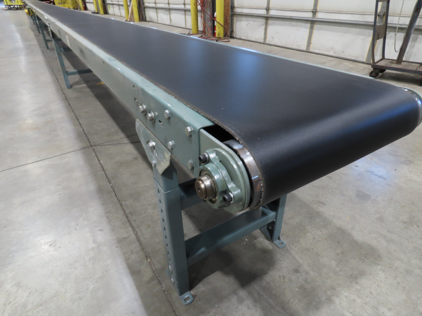 Hytrol 18"x 60' 10" Slider Bed Conveyor 15.5" Belt 1/2Hp 3PH Center Drive 100FPM