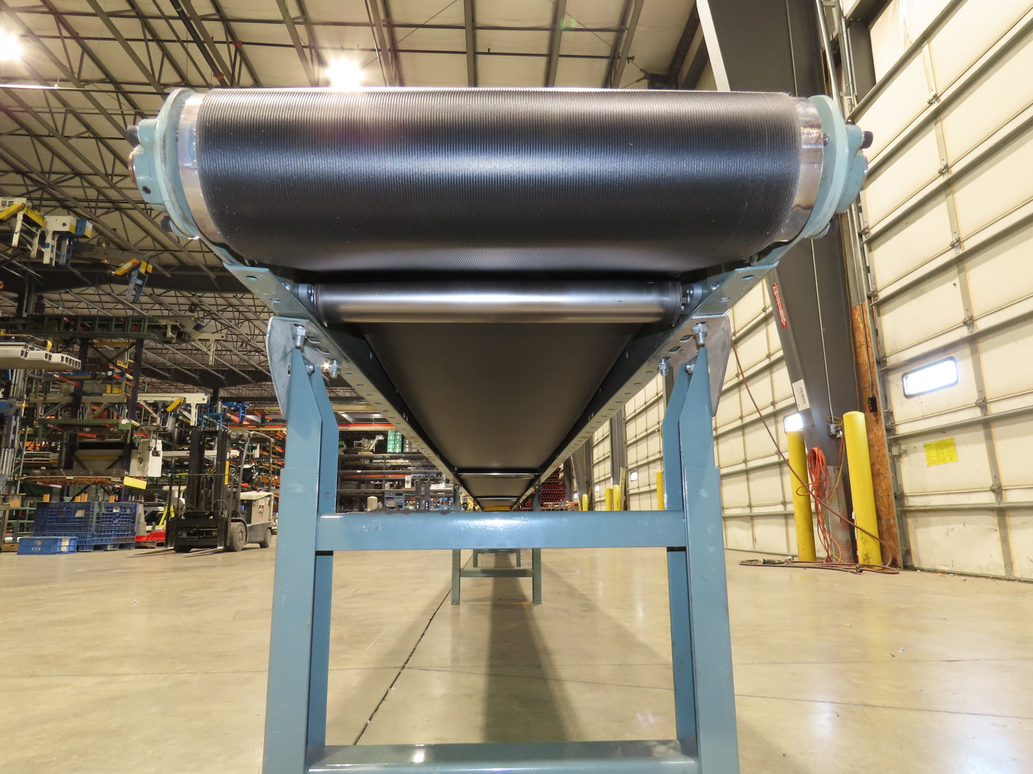 Hytrol 18"x 60' 10" Slider Bed Conveyor 15.5" Belt 1/2Hp 3PH Center Drive 100FPM