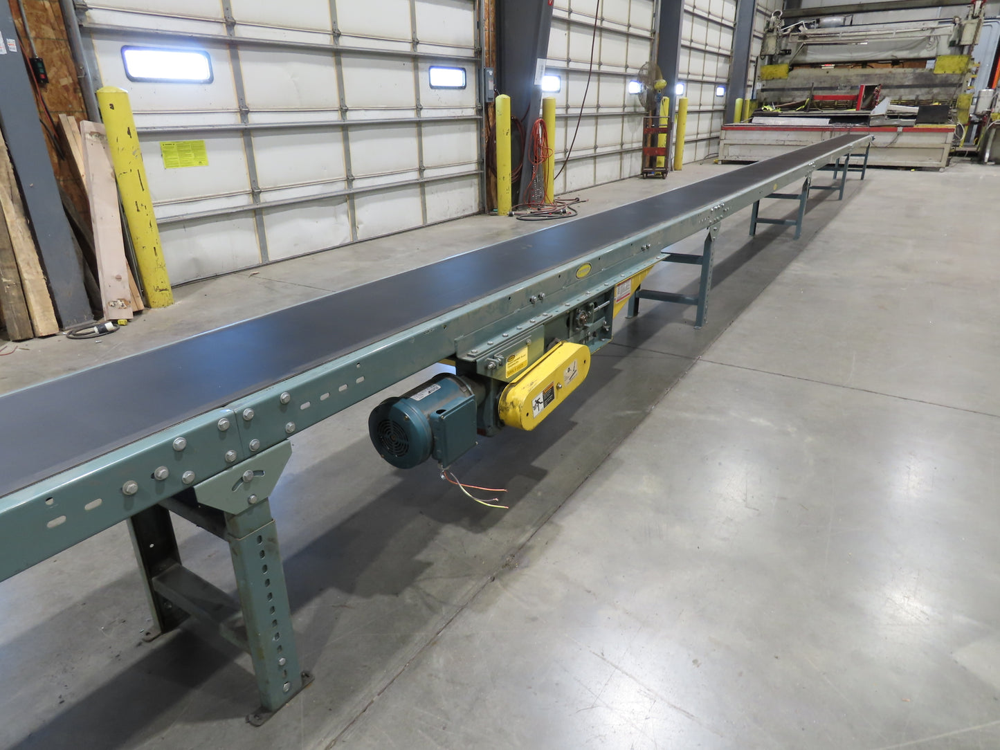 Hytrol 18"x 60' 10" Slider Bed Conveyor 15.5" Belt 1/2Hp 3PH Center Drive 100FPM