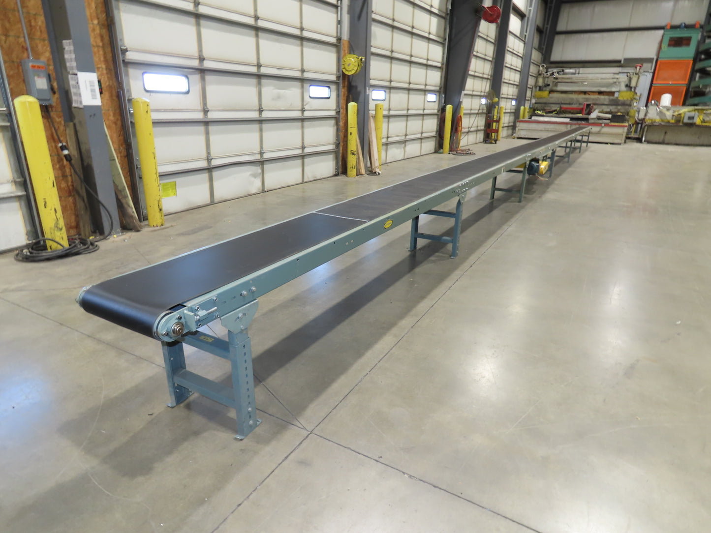 Hytrol 18"x 60' 10" Slider Bed Conveyor 15.5" Belt 1/2Hp 3PH Center Drive 100FPM