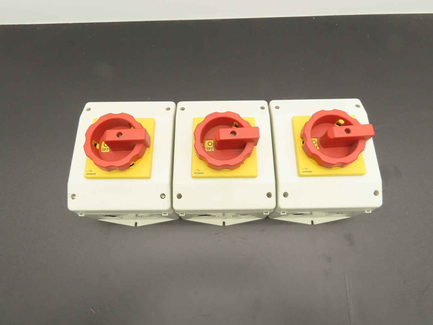 Siemens 3LD25 65-0TB53 Rotary Disconnect Enclosed Switch 63A 3Pole 3PH  Lot of 3