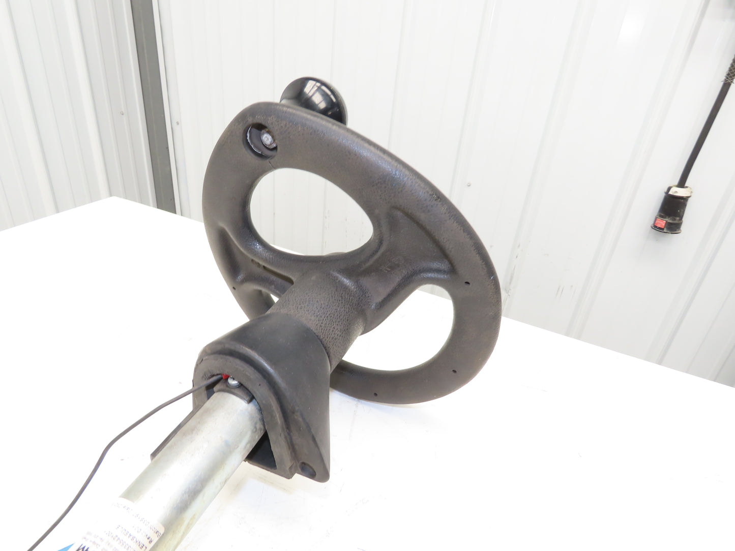 Linde 3355421001 Forklift Steering Wheel & Column W/Horn Removed From E18C-02