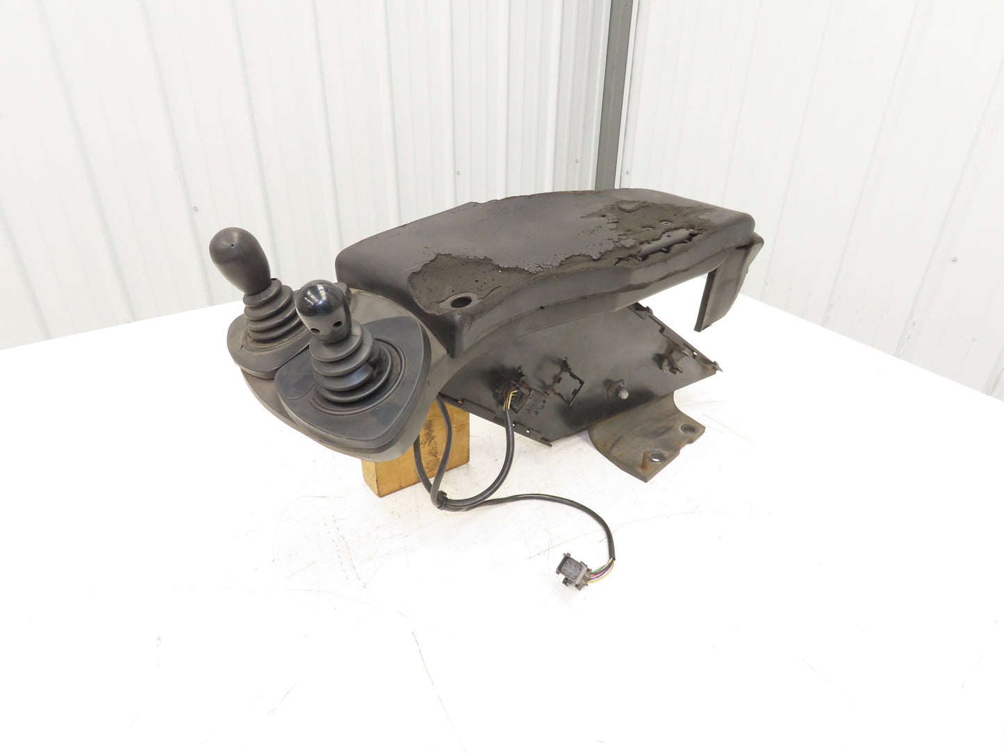 Linde Electric Forklift Arm Rest Two Joystick Control Lift Tilt Shift E18C-02
