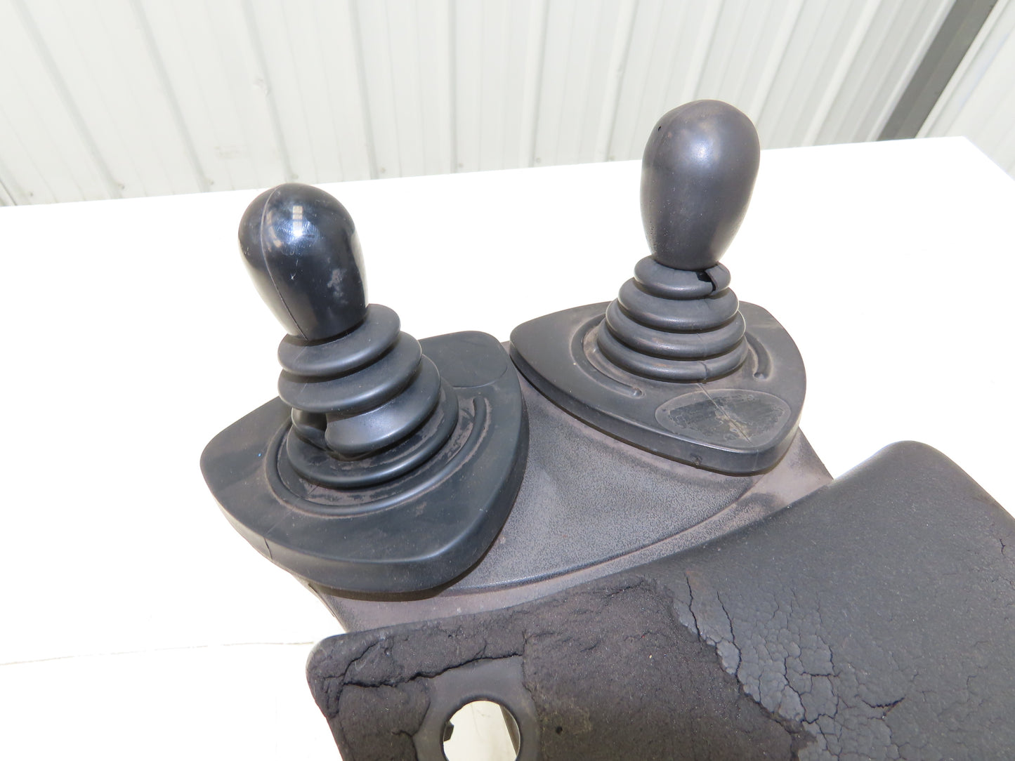 Linde Electric Forklift Arm Rest Two Joystick Control Lift Tilt Shift E18C-02