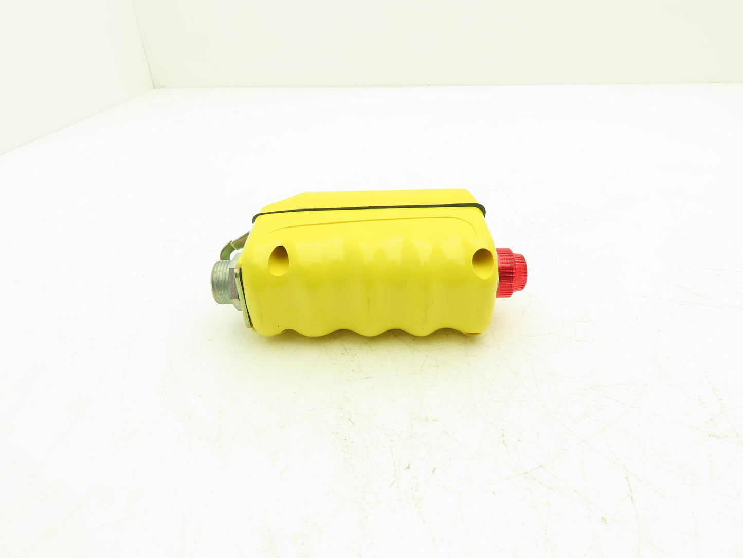 Fleetguard 9001AEQ3438 Seriplex One Hole Pushbutton Pendant Station Lot of 5