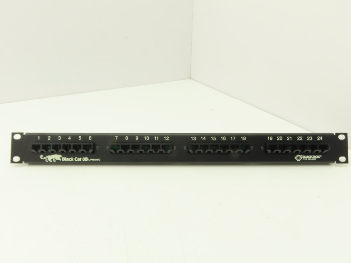 Black Box JPM100A Black Cat 3B Rack Mount Cat 3 Network Patch Panel 24 Port AT&T